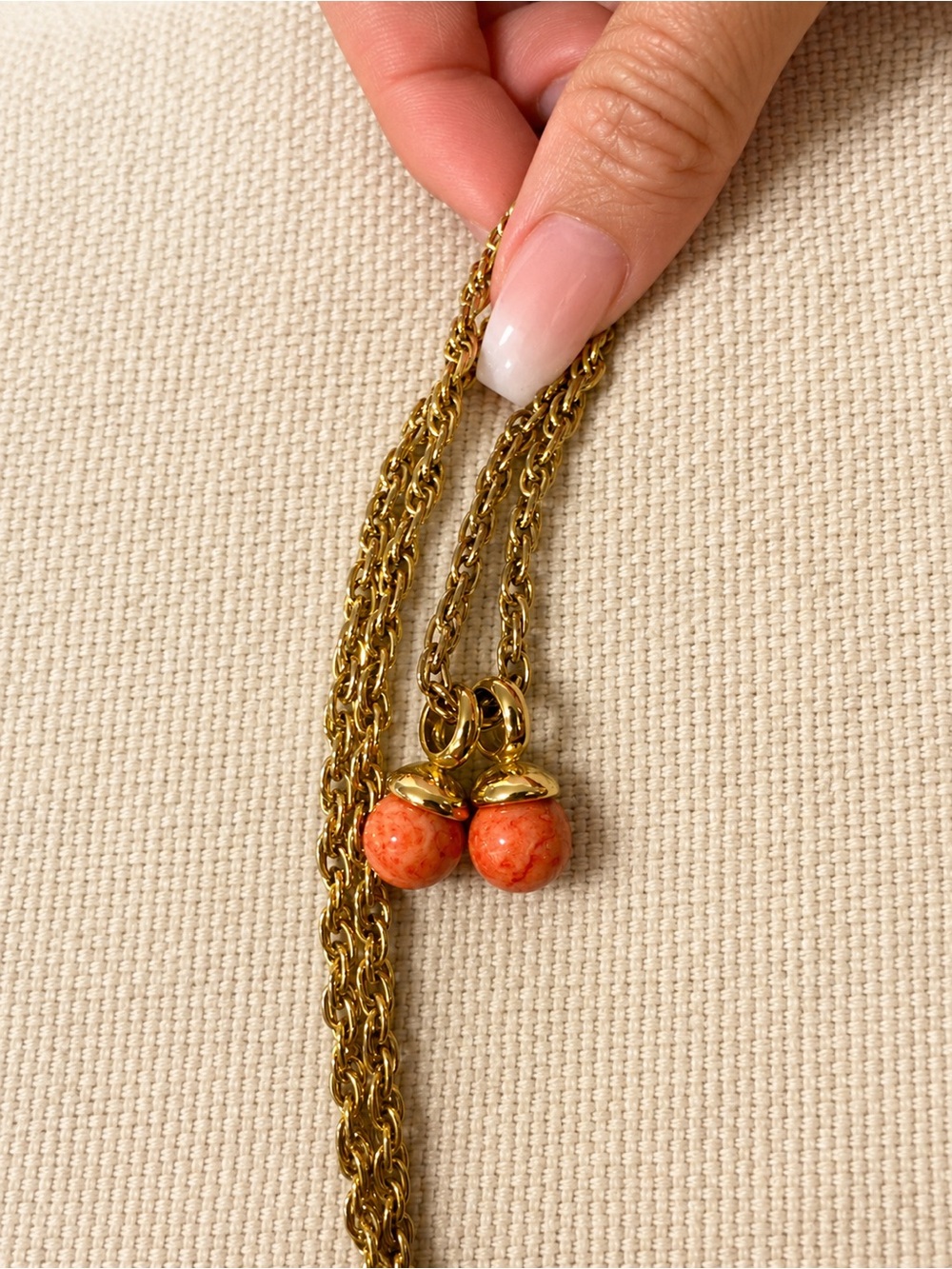 Vintage necklace coral style